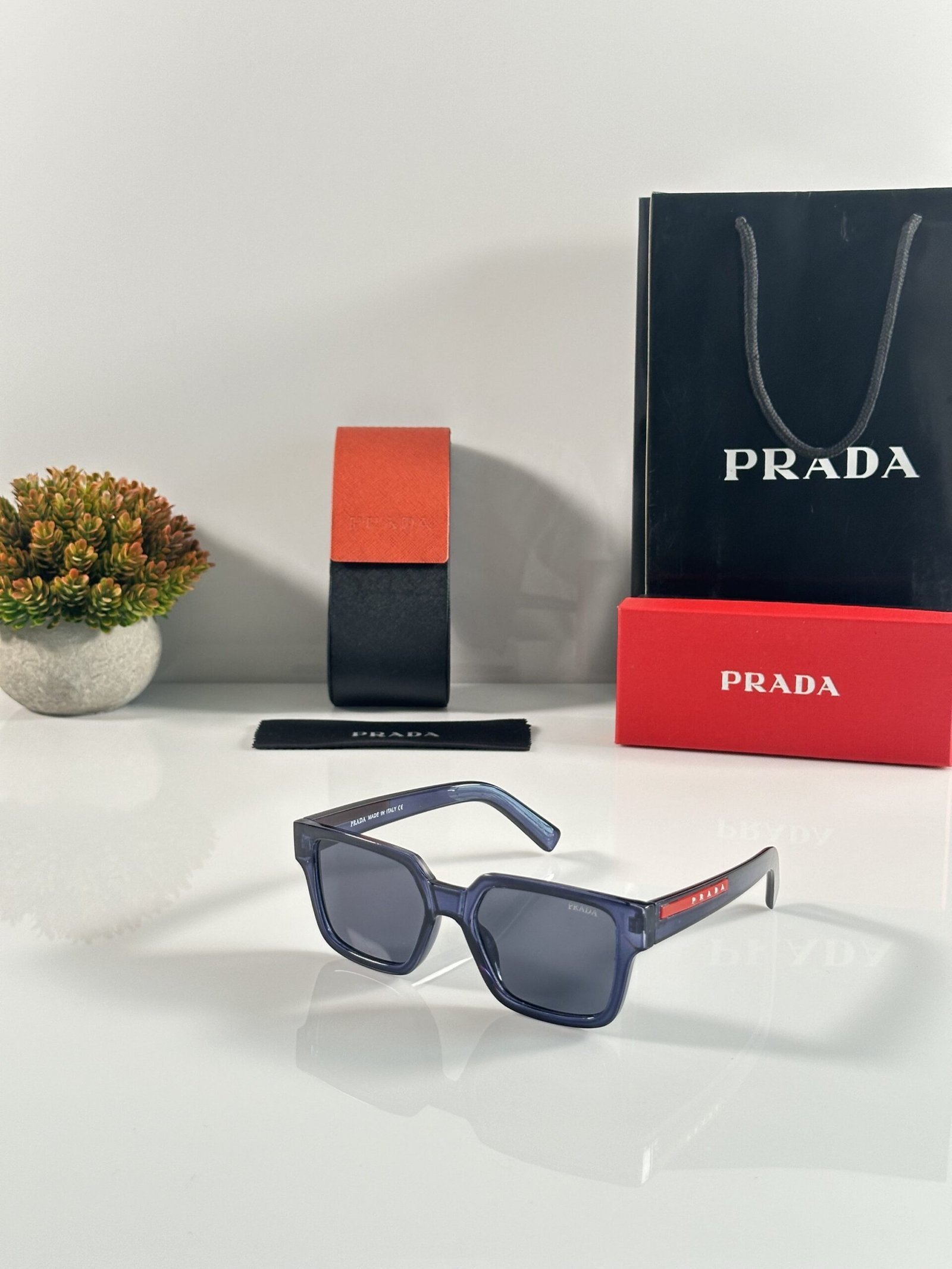 Prada_8720_Blue_Black
