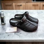 CROCS YUKOON FOR MEN'S  ( BLACK )