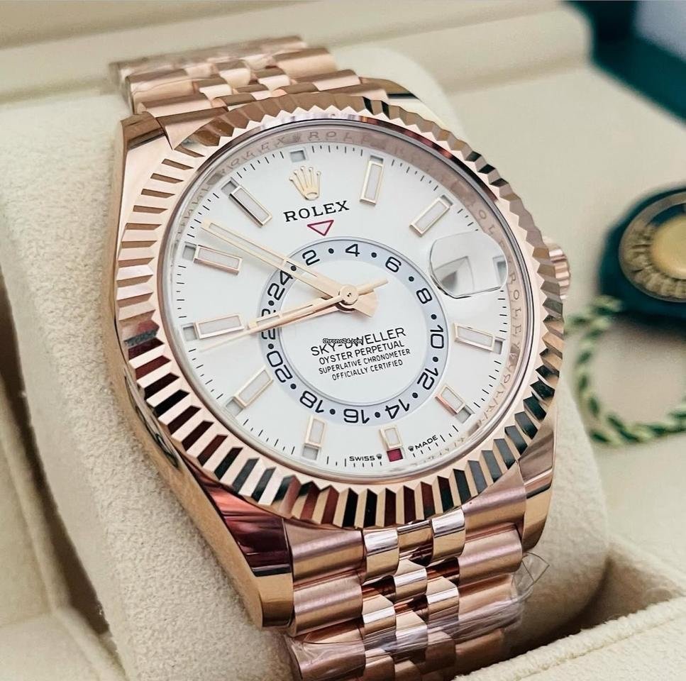Rolex Oyster perpetual Sky Dweller